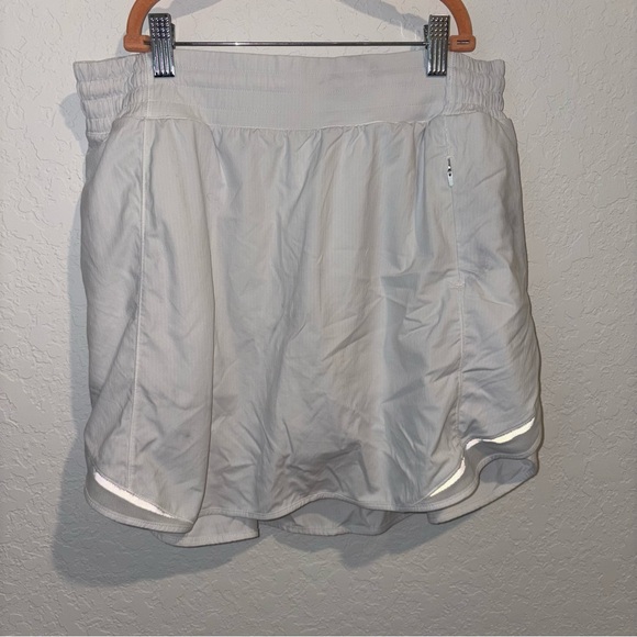 Lululemon Hotty Hot High-Rise Skirt *Long, White, Size 12 - Picture 3 of 8